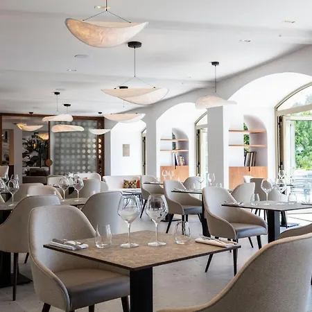 Otel Du Parc Sur Cavalaire-sur-Mer